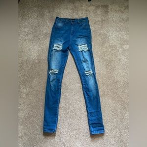 FitJeans High Rise Distressed